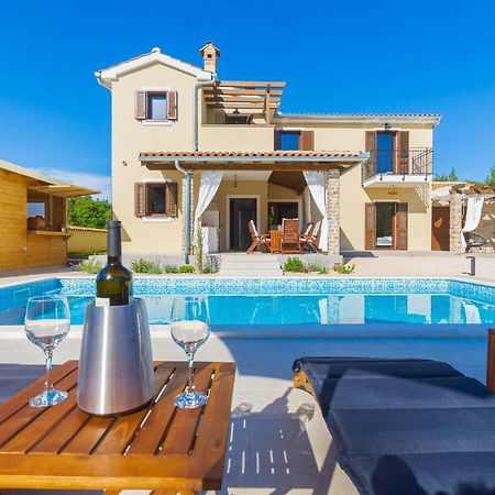 Villa David - Luxurious Secluded Villa With A Heated Pool Butkovići Екстериор снимка