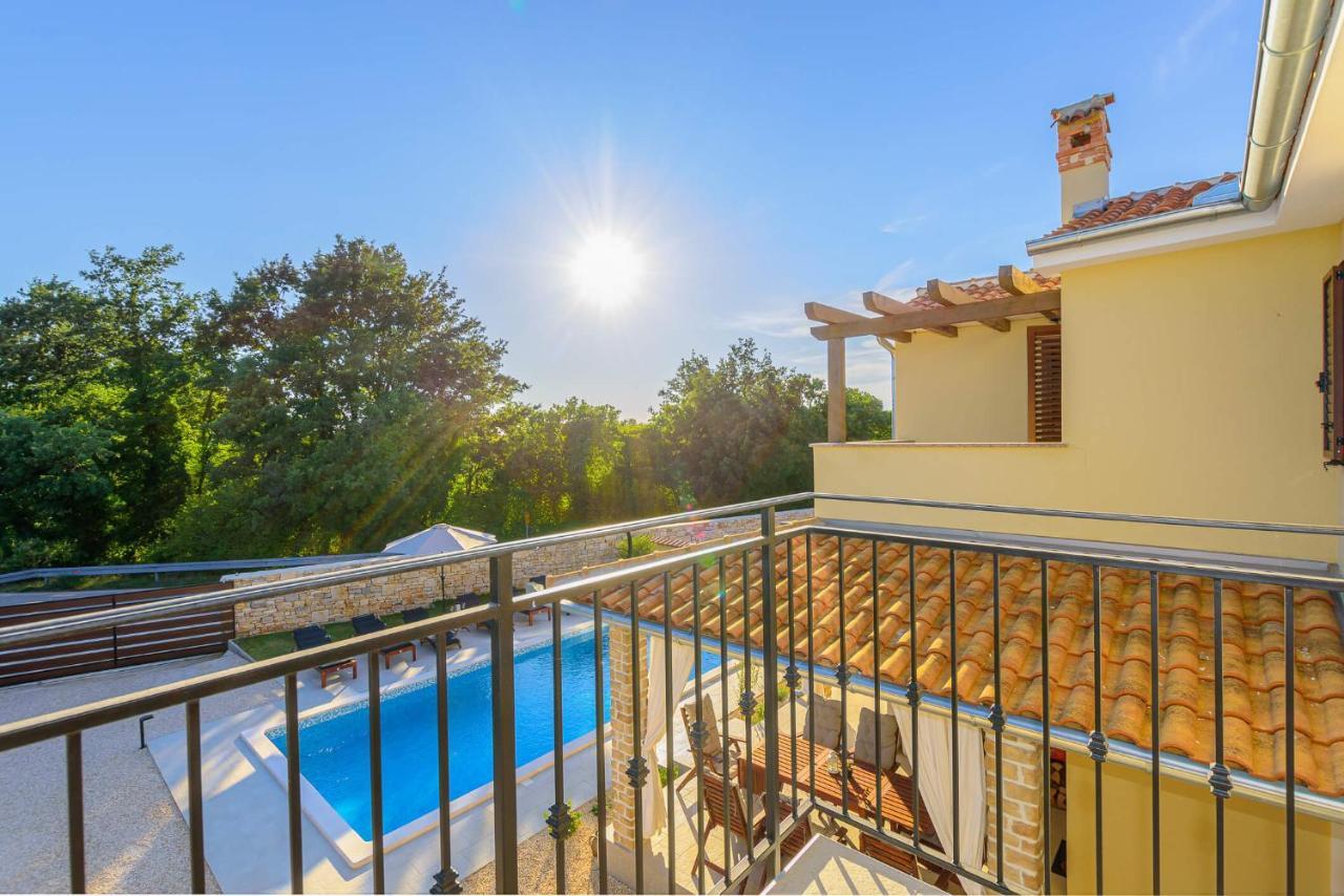 Villa David - Luxurious Secluded Villa With A Heated Pool Butkovići Екстериор снимка