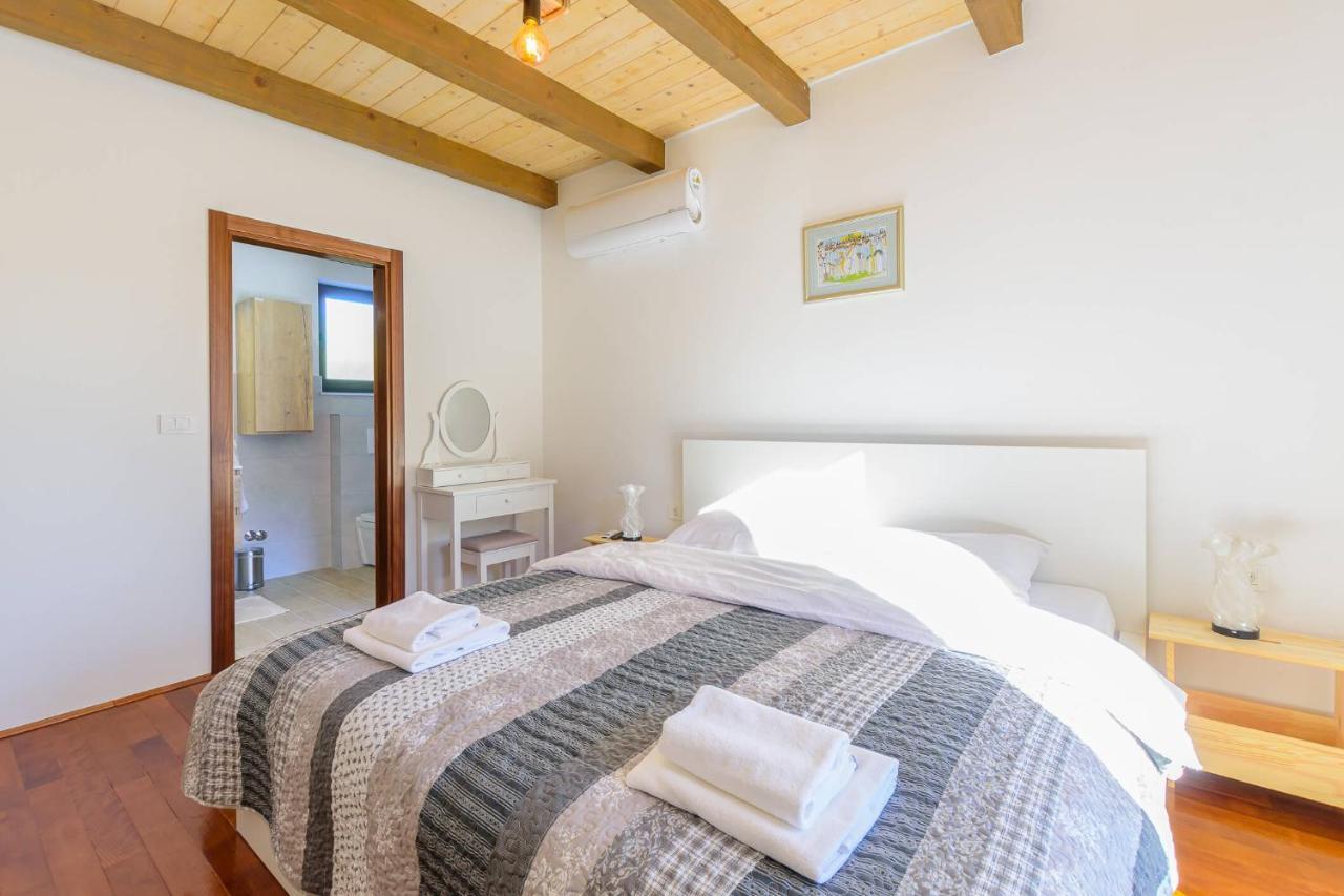 Villa David - Luxurious Secluded Villa With A Heated Pool Butkovići Екстериор снимка