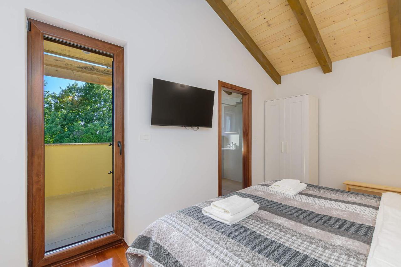 Villa David - Luxurious Secluded Villa With A Heated Pool Butkovići Екстериор снимка