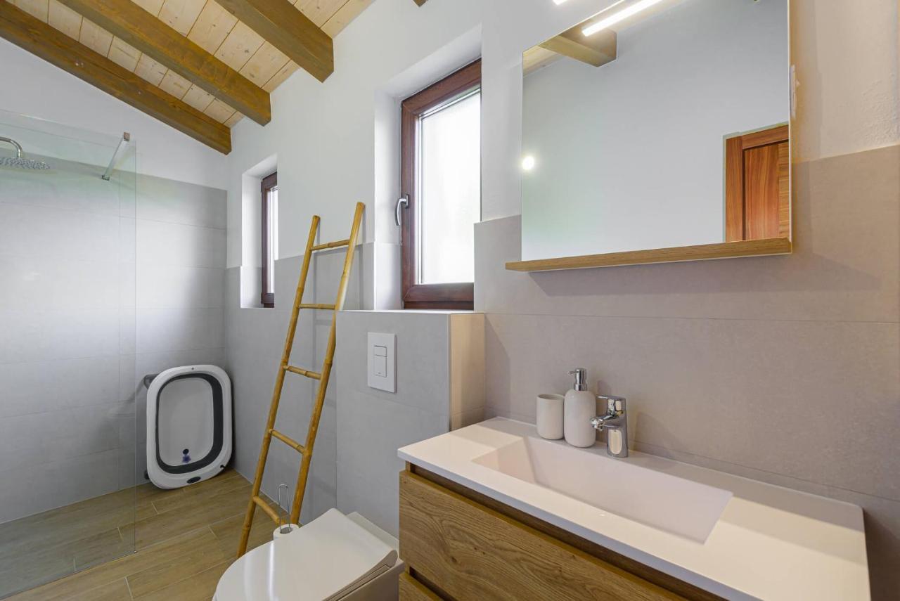 Villa David - Luxurious Secluded Villa With A Heated Pool Butkovići Екстериор снимка