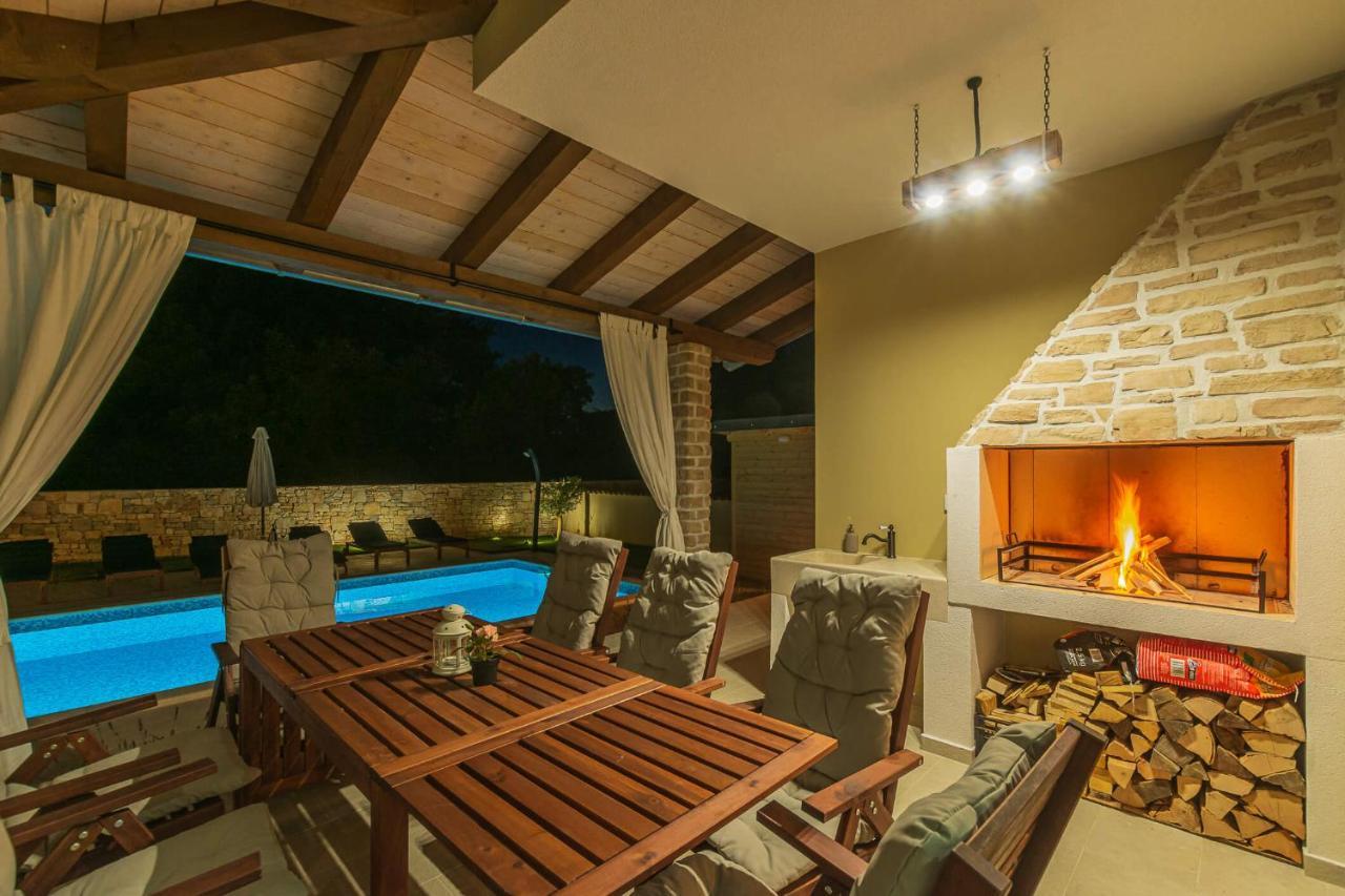 Villa David - Luxurious Secluded Villa With A Heated Pool Butkovići Екстериор снимка
