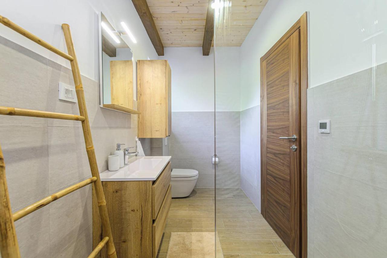 Villa David - Luxurious Secluded Villa With A Heated Pool Butkovići Екстериор снимка